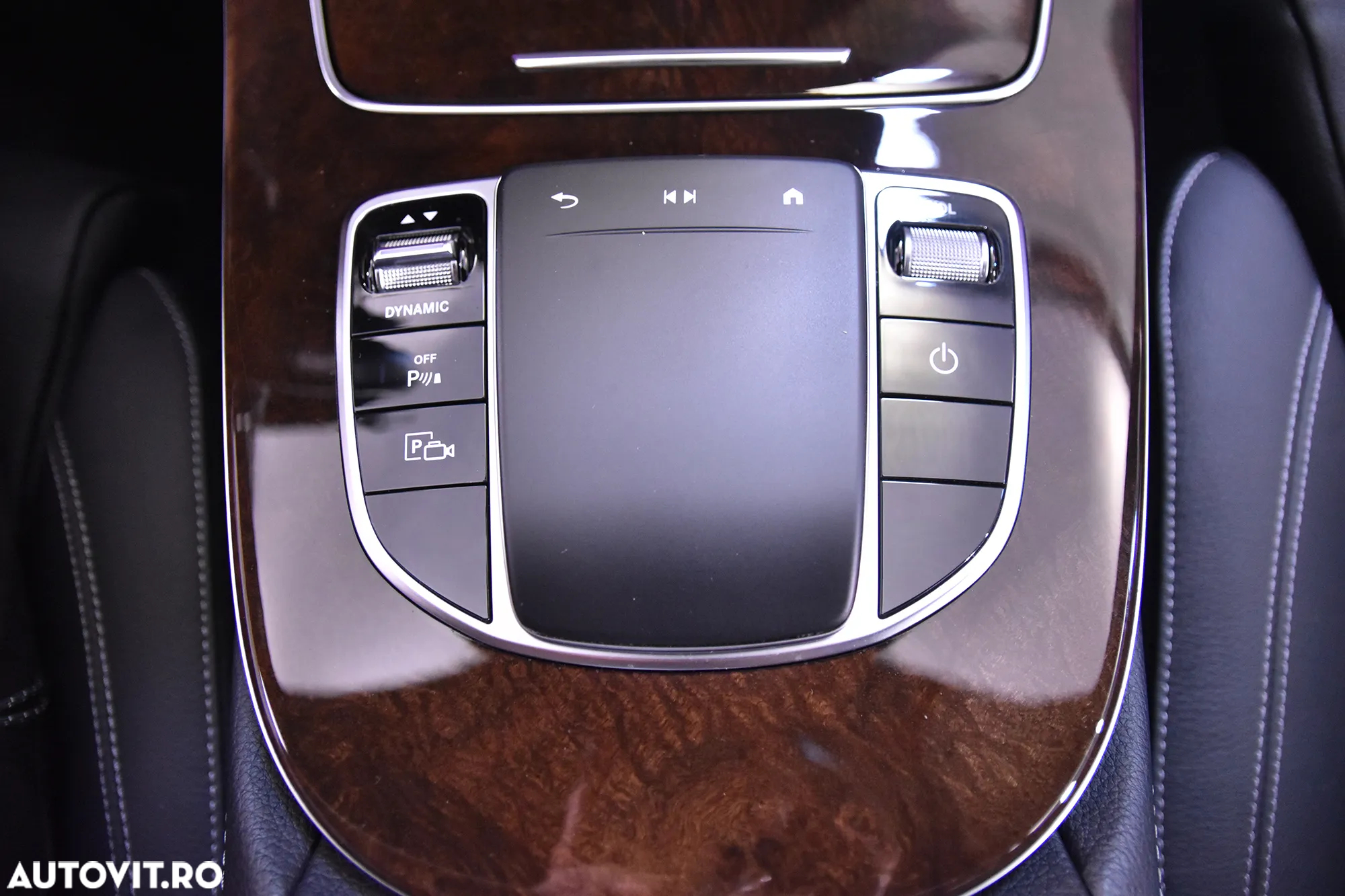 Mercedes-Benz E 300 de Aut. - 17