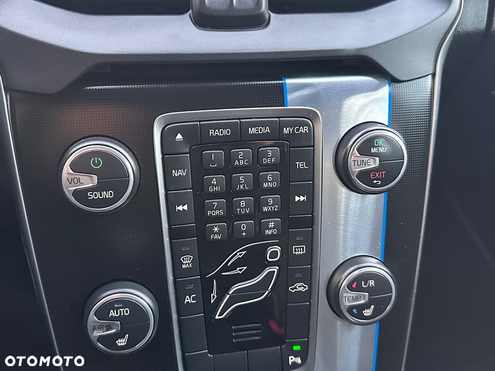 Volvo V40 D2 R Design - 37