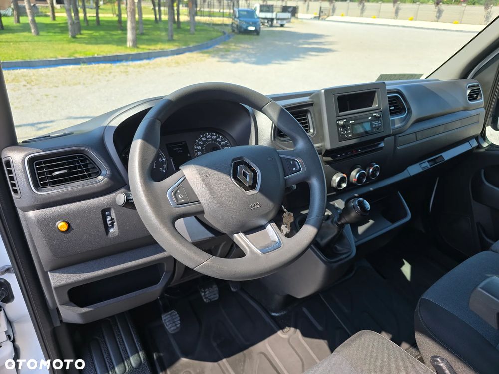Renault MASTER KONTENER 8 PALET Dłu-4,31cm  Sze-2,11cm  Wys-2,26cm WZMOCNIONE TYLNE ZAWIESZENIE SILNIK 2.3 164KM 144 Tyś Km SERWIS DO OSTATNIEGO Km SALON POLSKA BOGATA OPCJA WYPOSAŻENIA LEDY HALOGENY TEMPOMAT FOTEL KIEROWCY PNEŁMATYCZNY KLIMATYZACJA NOWE OPONY MICHELIN - 31