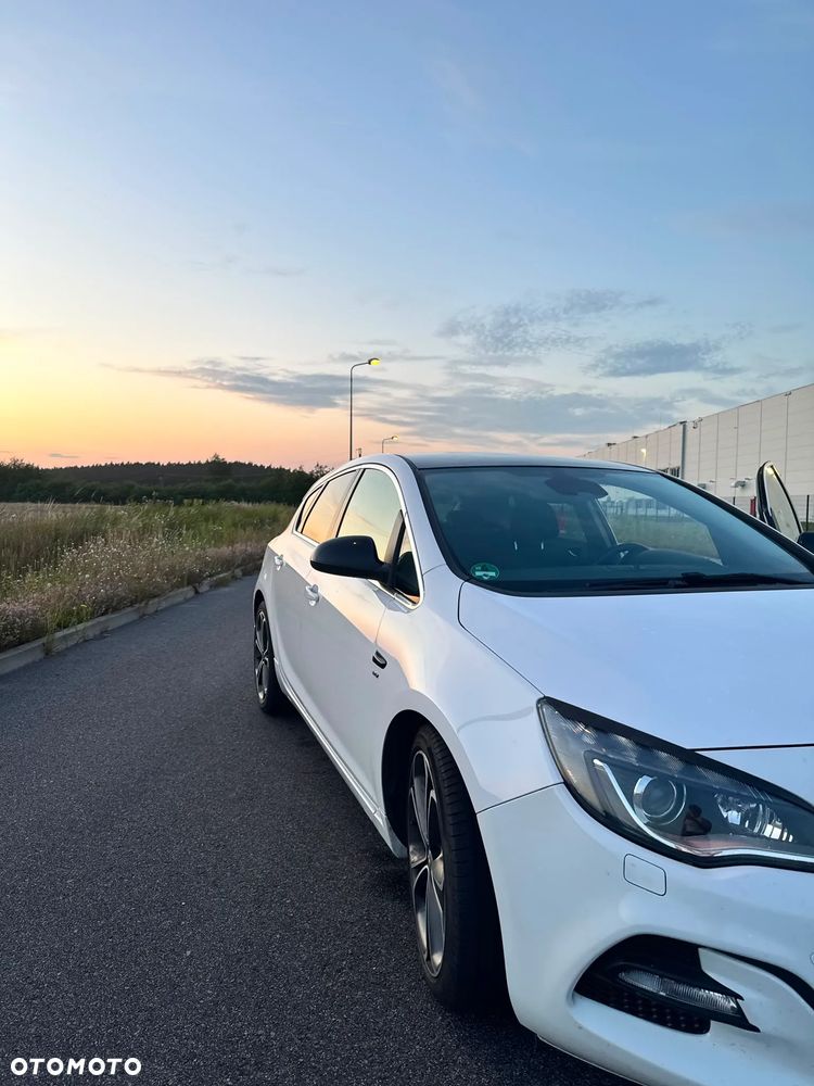 Opel Astra 1.6 T SIDI Cosmo S&S EU6 - 3