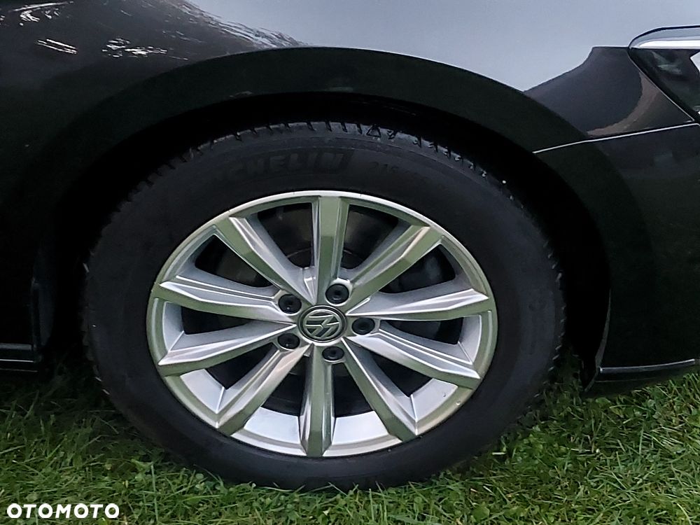 Volkswagen Passat - 16