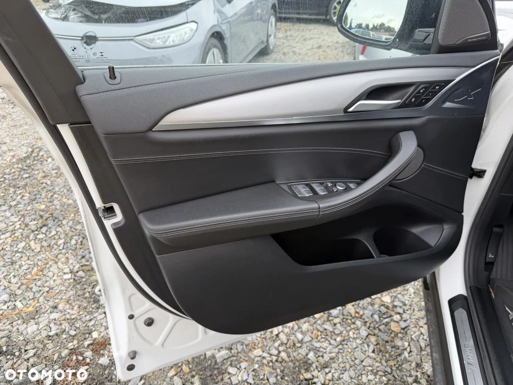 BMW iX3 Impressive - 11