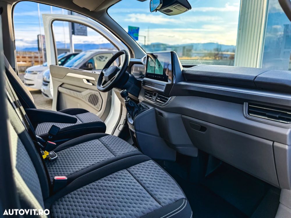 Volkswagen Caravelle - 11