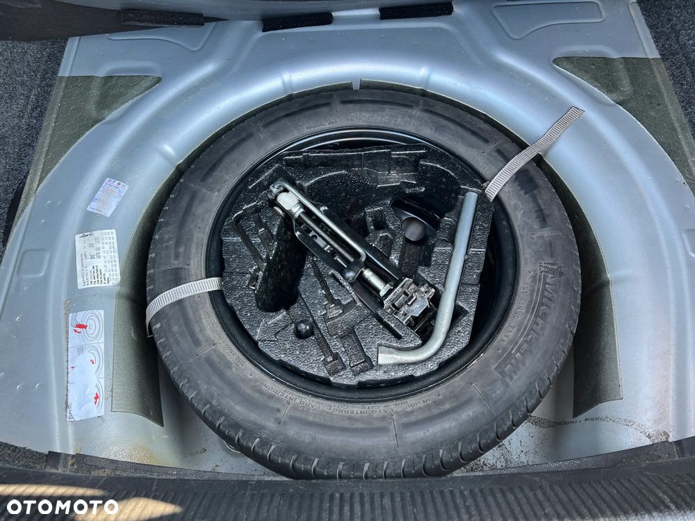 Volkswagen Jetta 1.9 TDI DPF Comfortline - 9