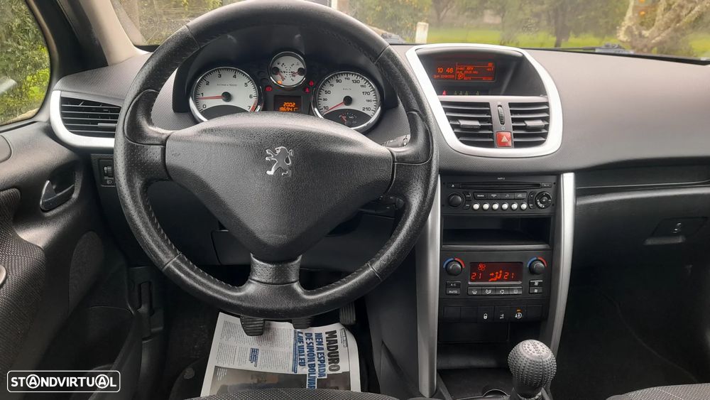 Peugeot 207 1.4 16V Trendy - 19