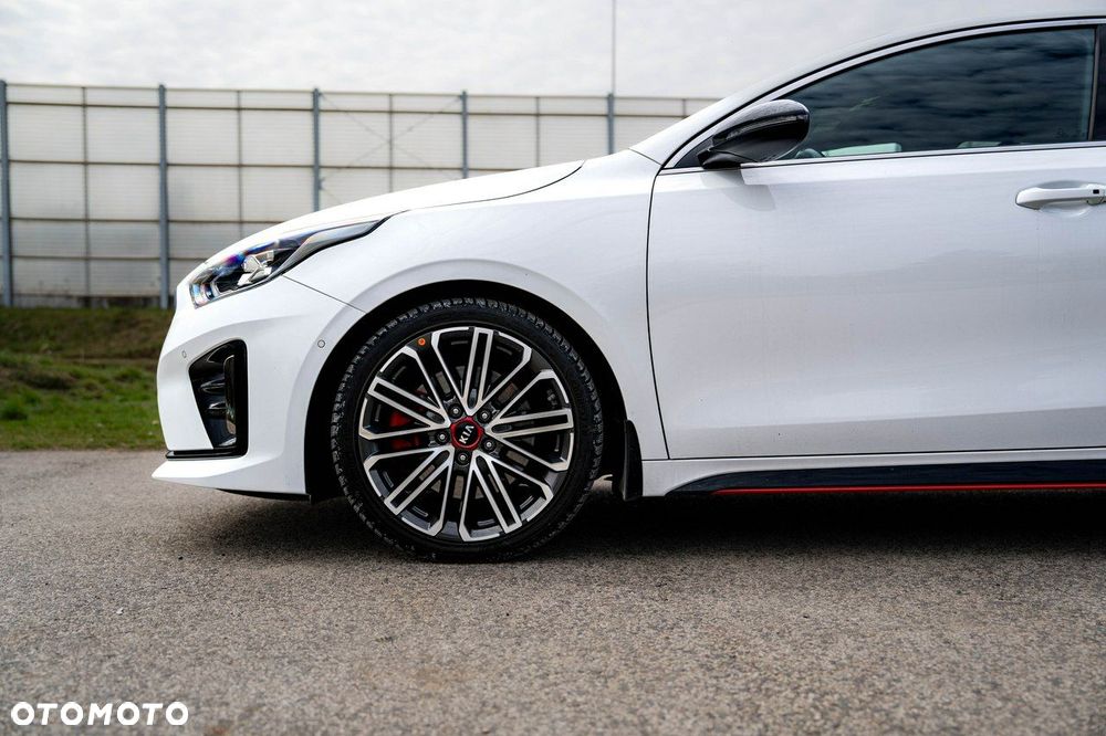 Kia ProCeed - 12