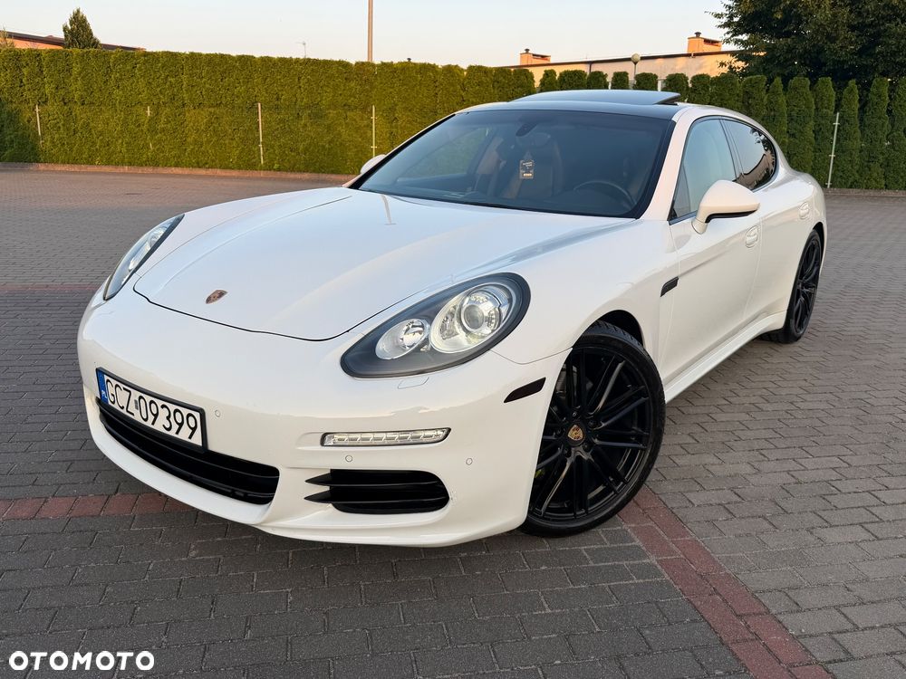 Porsche Panamera 4 Edition - 1