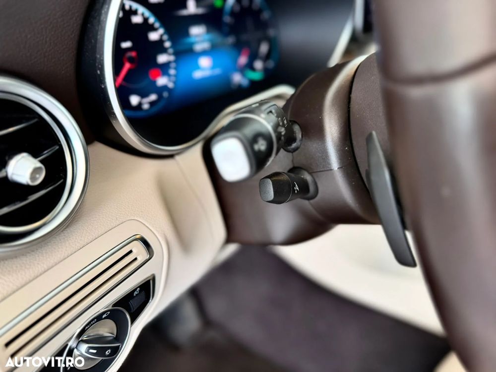 Mercedes-Benz GLC 300 de 4Matic 9G-TRONIC - 16