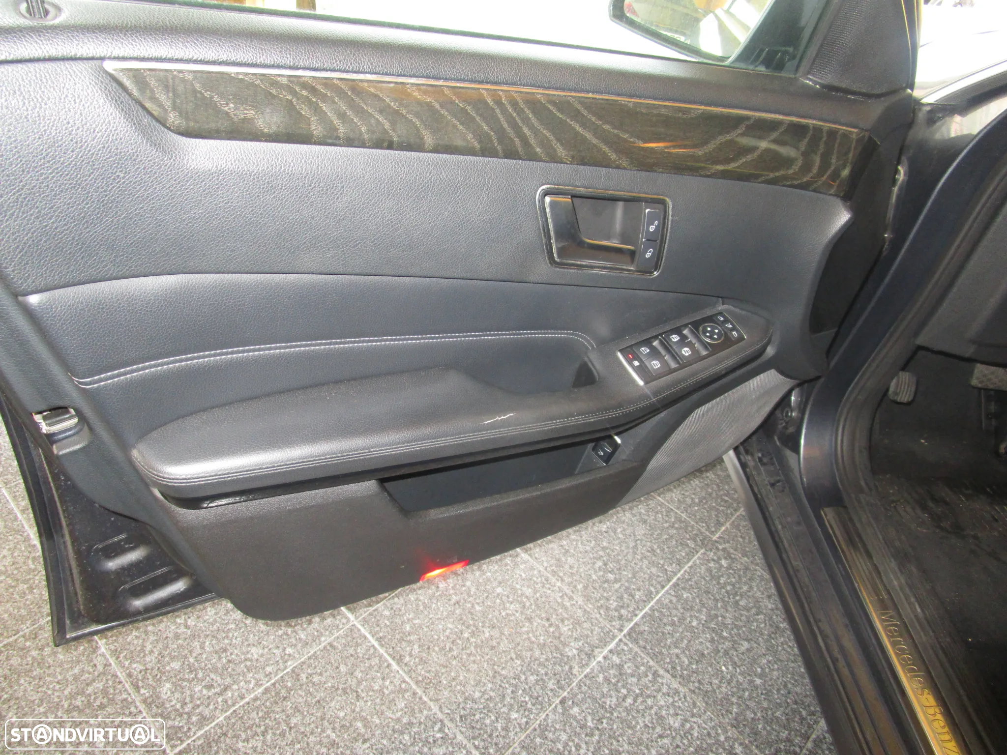 Mercedes-Benz E 200 T CDI DPF BlueEFFICIENCY 7G-TRONIC Avantgarde - 17