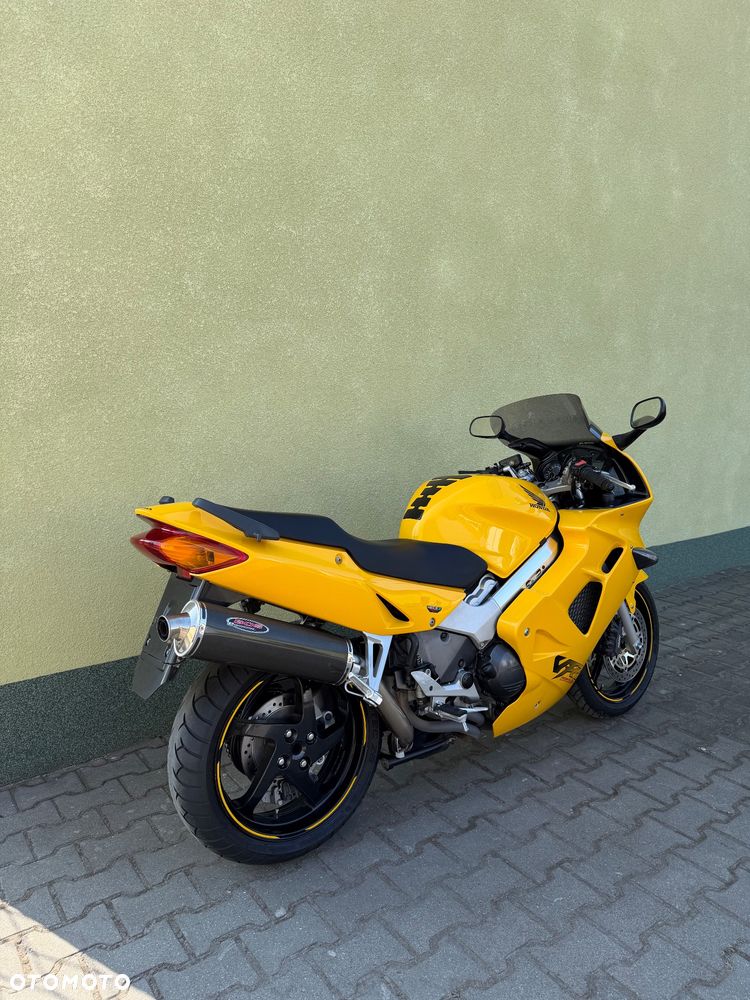 Honda VFR - 10