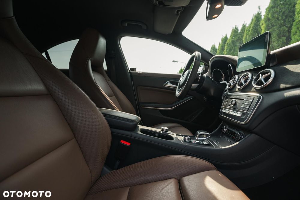 Mercedes-Benz CLA AMG 45 4-Matic - 16