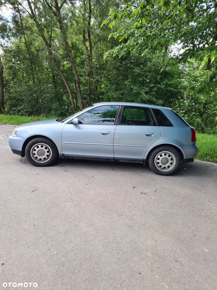 Audi A3 Sportback 1.6 Ambition - 4