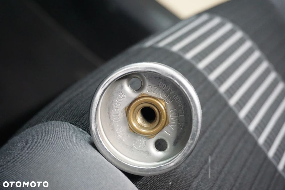 Volkswagen Golf 1.6 Tour - 27