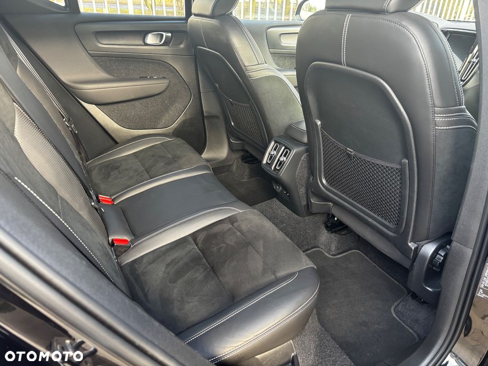Volvo XC 40 D4 AWD Geartronic R-Design - 25