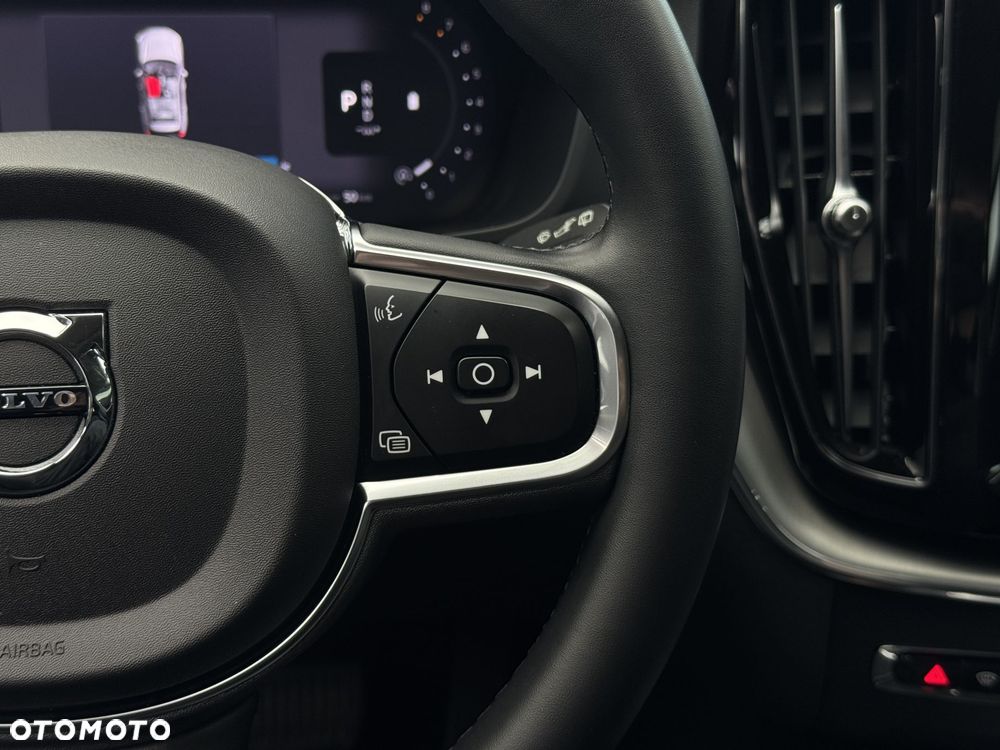 Volvo XC 60 B4 B Momentum Pro - 27