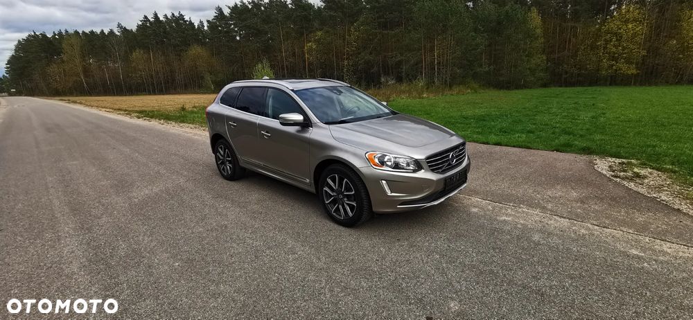 Volvo XC 60 T5 AWD Momentum - 2