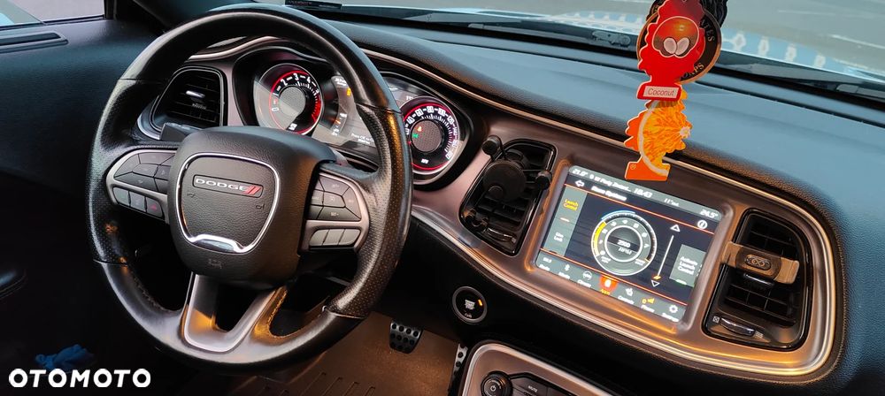 Dodge Challenger - 25