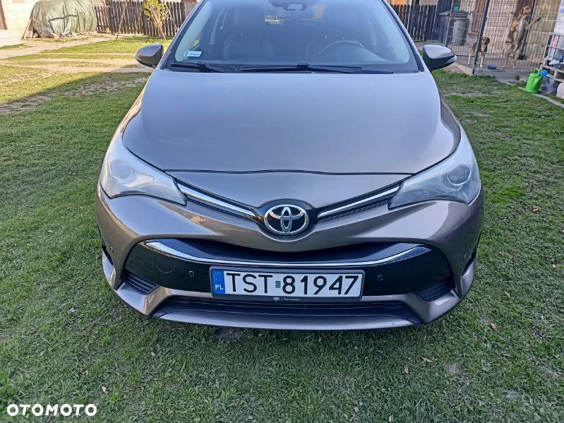 Toyota Avensis 2.0 D-4D Premium - 2