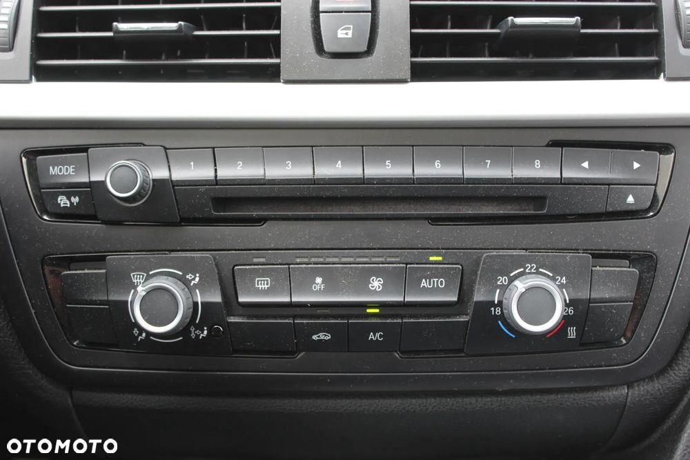 BMW Seria 3 320i Sport-Aut - 24