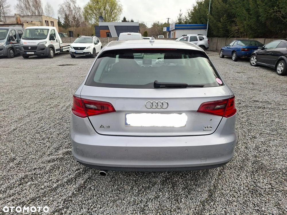 Audi A3 Sportback 1.6 TDI design - 6