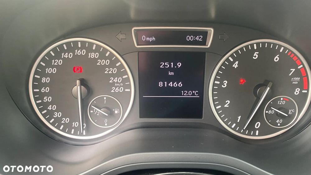 Mercedes-Benz Klasa B 180 BlueEFFICIENCY Edition - 12