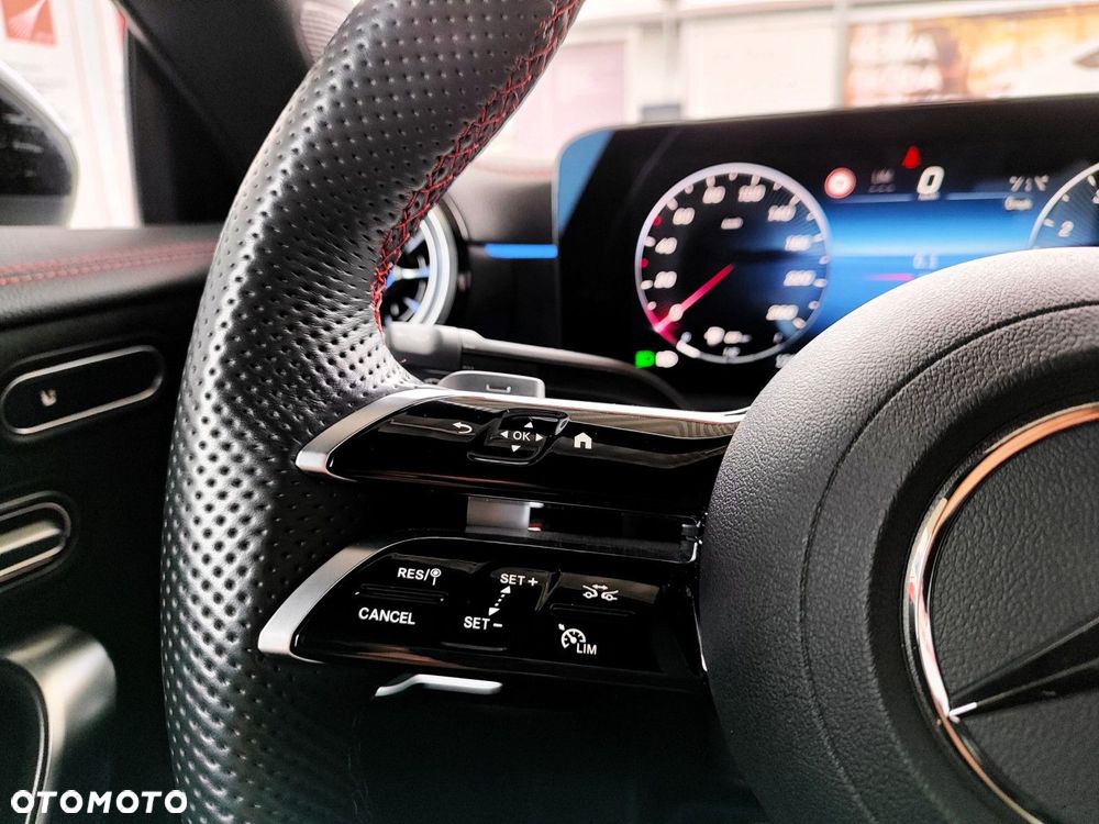 Mercedes-Benz CLA 200 AMG Line 7G-DCT - 18