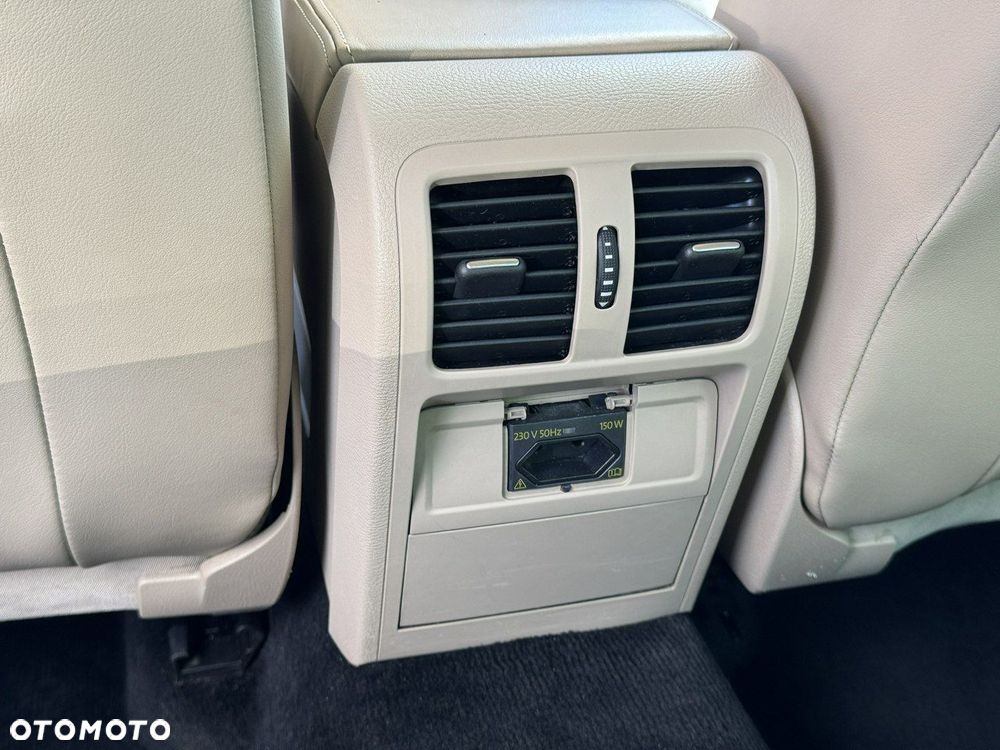 Volkswagen Passat - 22
