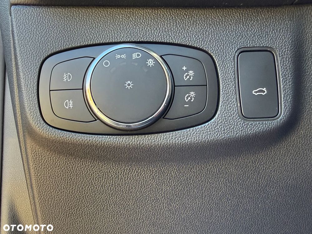 Ford Focus 1.5 EcoBlue Start-Stopp-System ST-LINE STYLE - 26