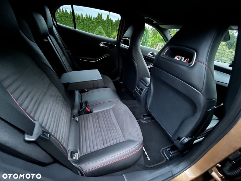 Mercedes-Benz GLA 220 4-Matic AMG Line - 29