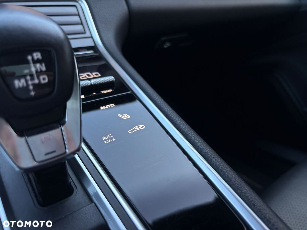 Porsche Panamera 4 Platinum Edition - 24