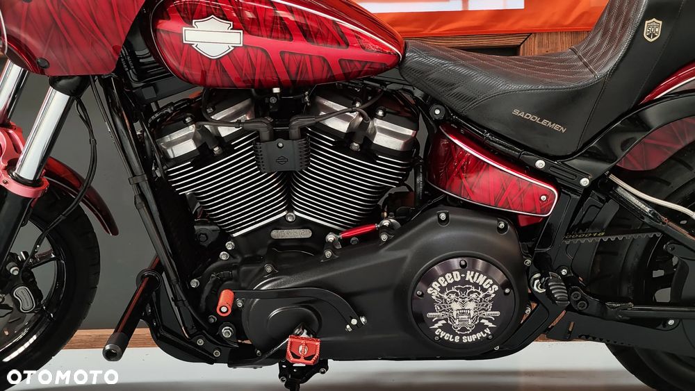 Harley-Davidson Softail Street Bob - 27