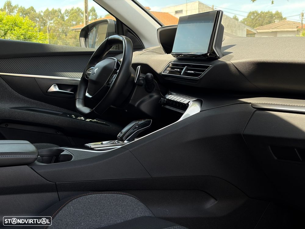Peugeot 5008 1.2 PureTech Allure Pack EAT8 - 36