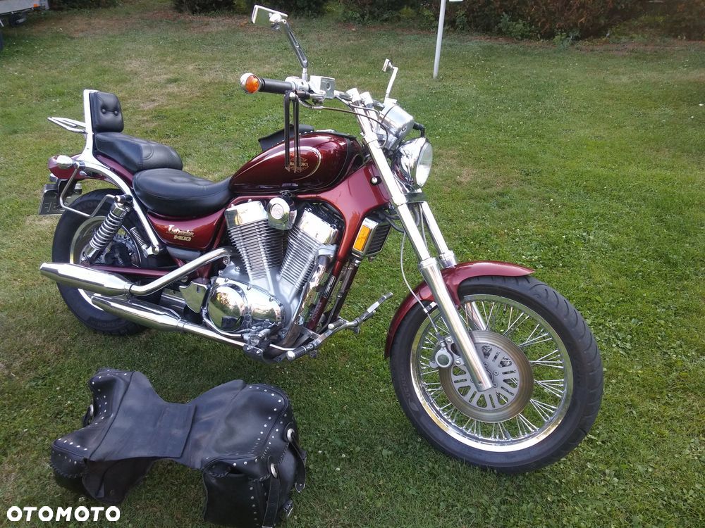Suzuki Intruder - 11