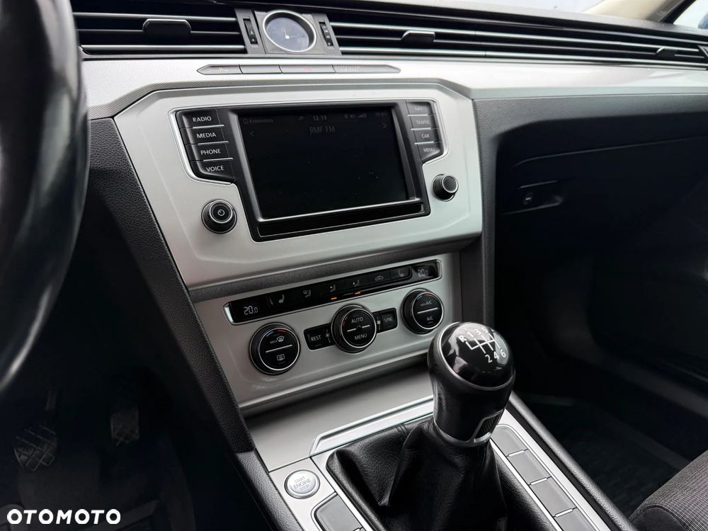 Volkswagen Passat 2.0 TDI BMT Comfortline - 26