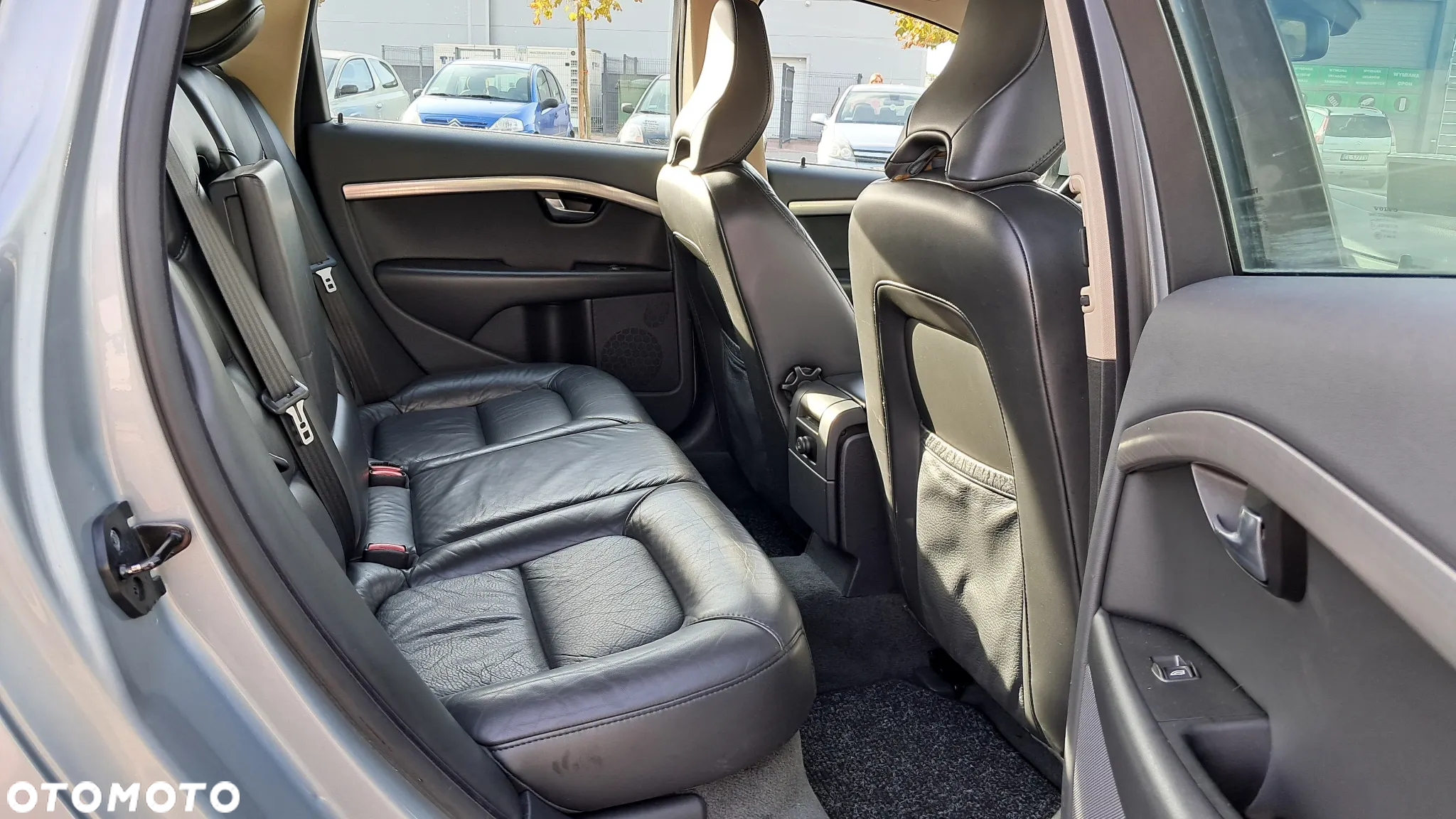 Volvo V70 2.0 Momentum - 13