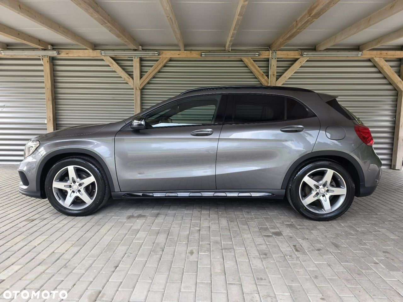 Mercedes-Benz GLA - 5