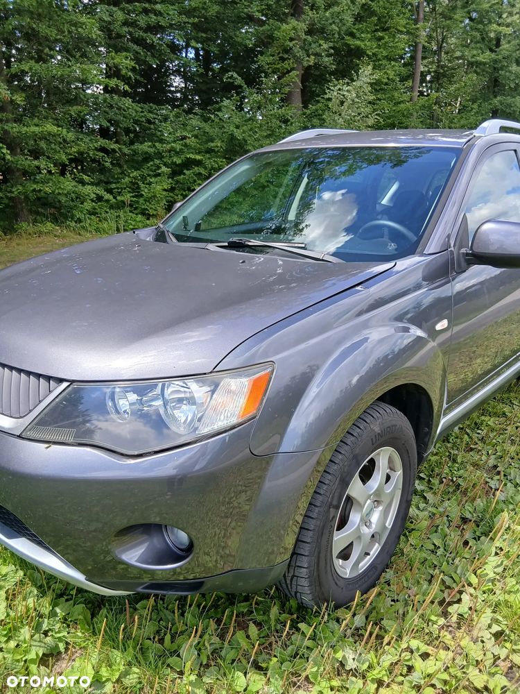 Mitsubishi Outlander 2.0 DID Instyle - 2