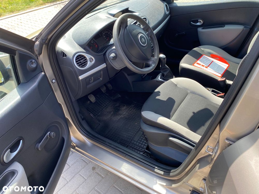 Renault Clio - 6