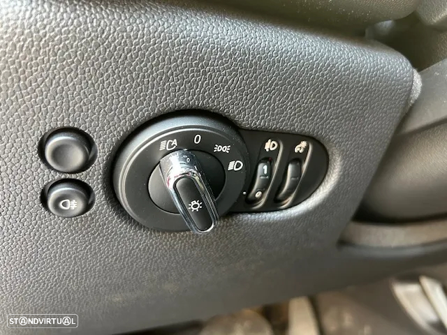 MINI 3 Portas Cooper SE Premium Extra Yours - 17