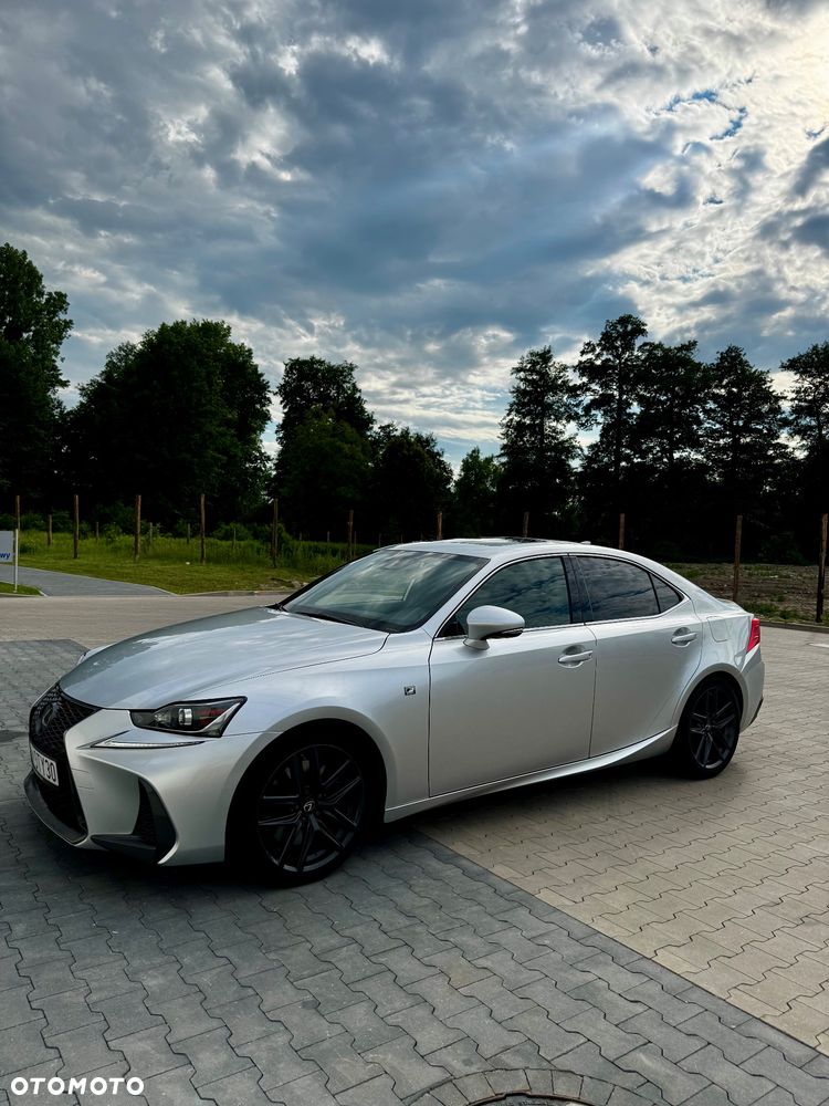 Lexus IS 200t / 300 F Sport - 2