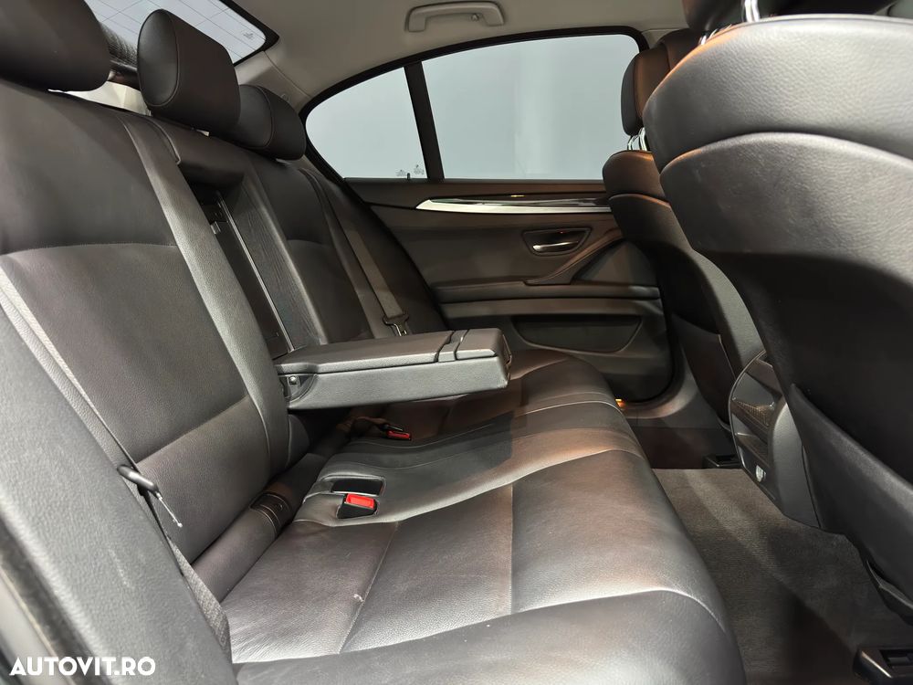 BMW Seria 5 525d xDrive AT - 14