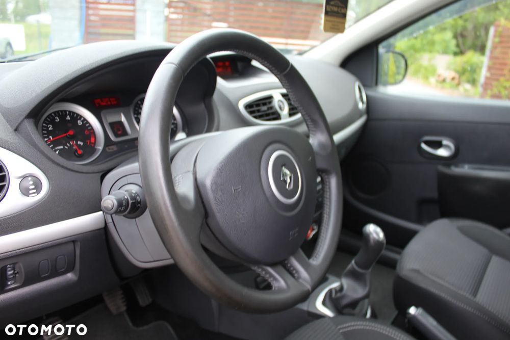 Renault Clio 1.2 16V TCE Alize - 14