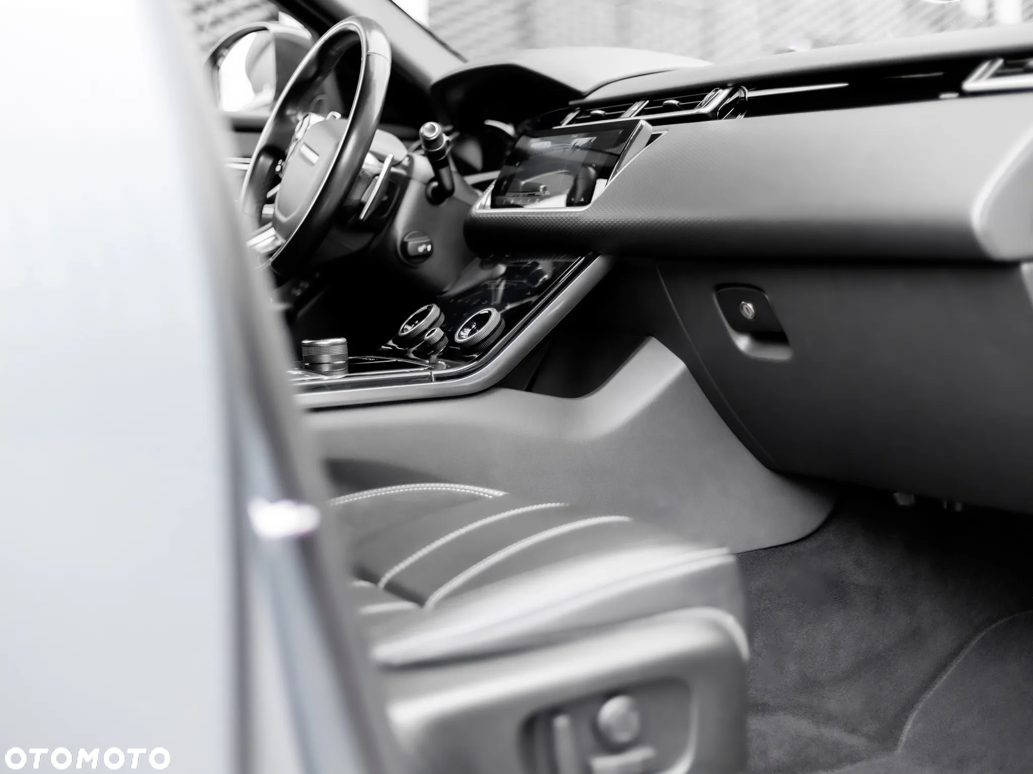 Land Rover Range Rover Velar 2.0 SD4 R-Dynamic S - 27