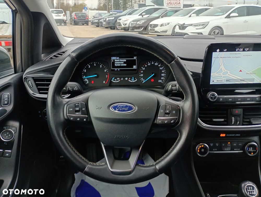 Ford Fiesta 1.0 EcoBoost S&S TITANIUM - 23