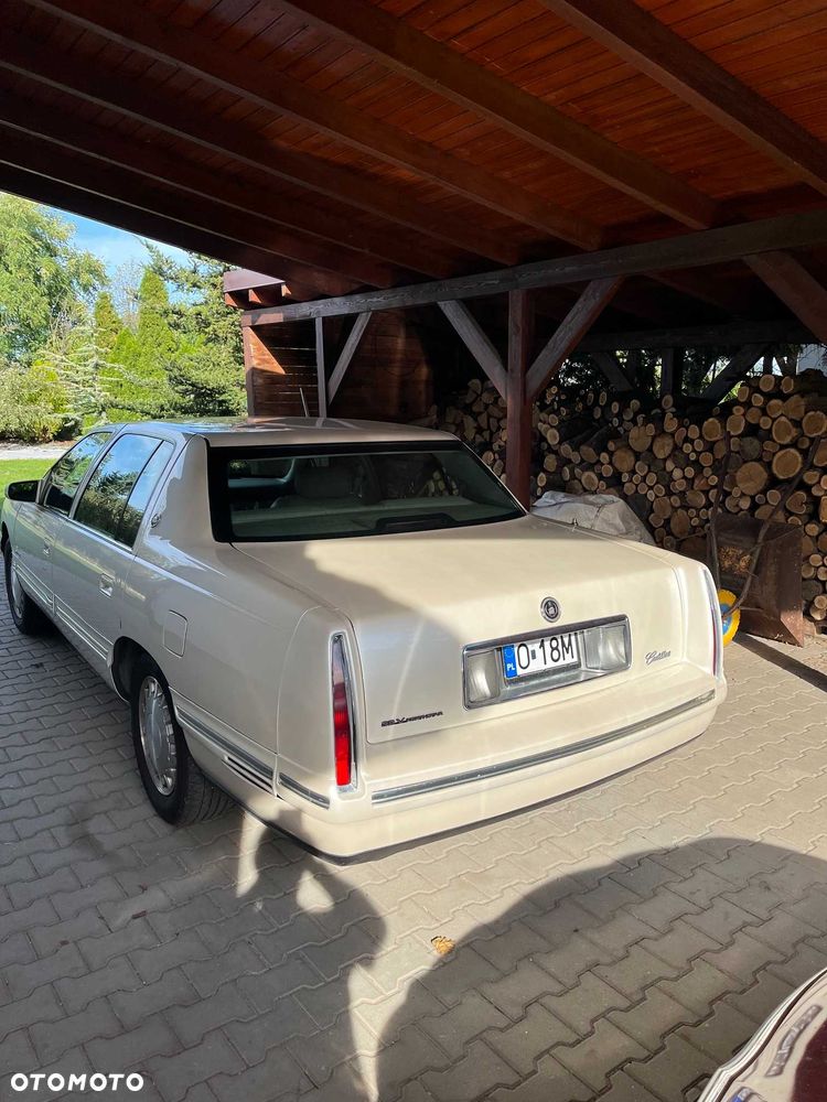 Cadillac Deville - 8
