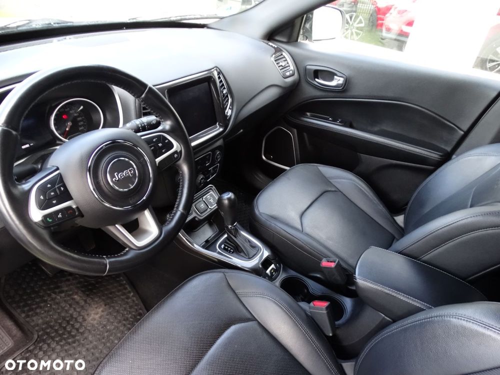 Jeep Compass - 10