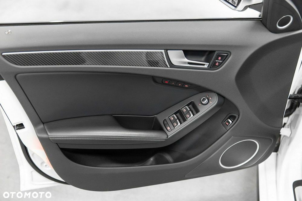 Audi RS4 Avant Avant S tronic - 29