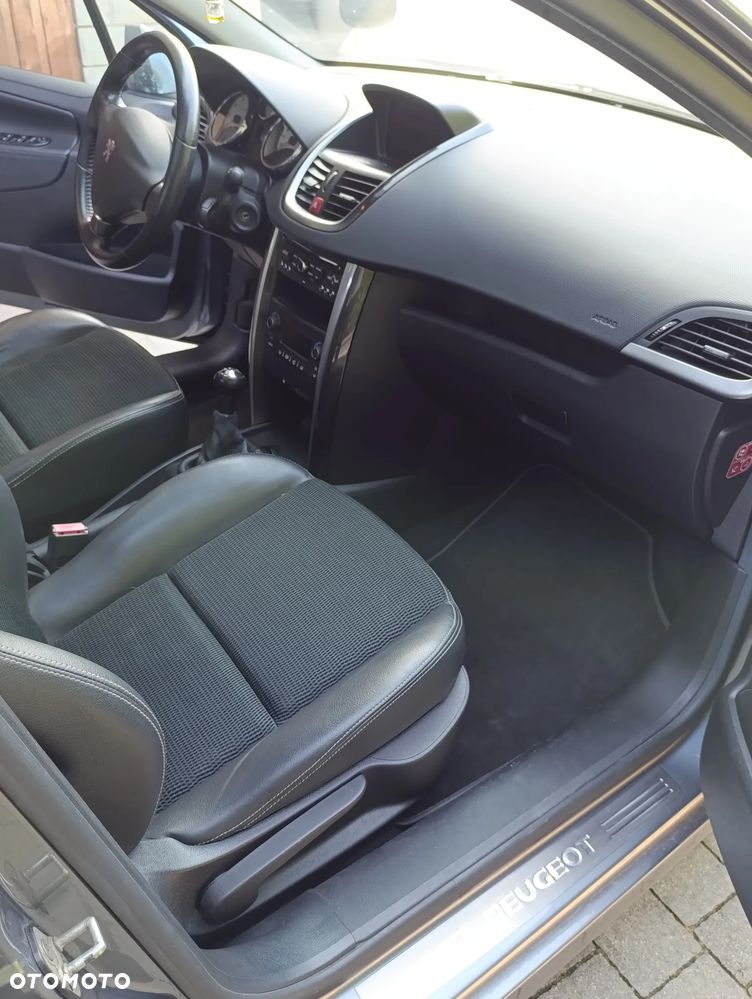 Peugeot 207 1.6 Premium - 14