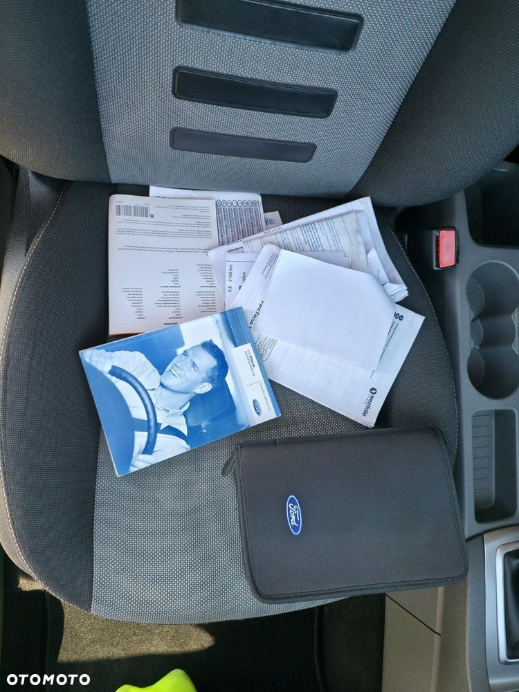 Ford Focus - 22