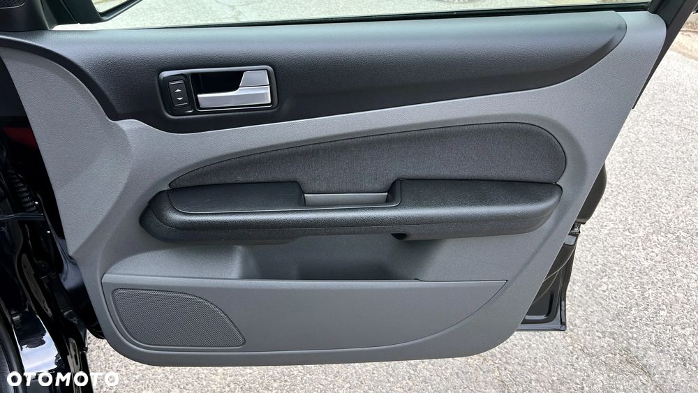 Ford Focus 1.6 Ti-VCT Black Magic - 28